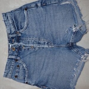 Women's Size 0 ZARA High waisted destroyed jean shorts!